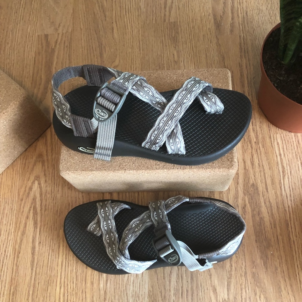 Like NEW Women’s Chaco Z/Cloud 2 Hiking Sandals 6